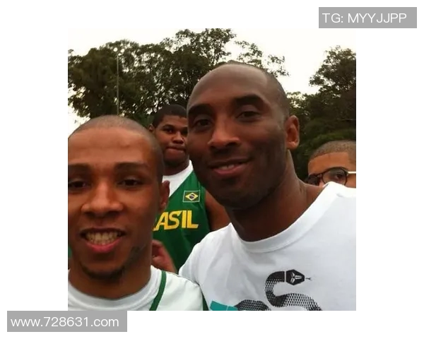 科比与足球明星的精彩互动瞬间回顾与深度分析